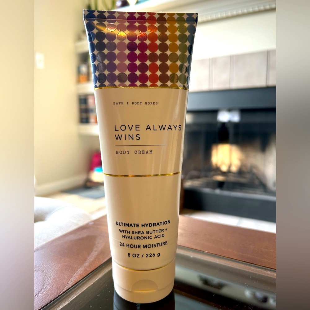 Bath & Body Works Love Always Wins Body Cream |Starfruit Cedarwood Coconut Water